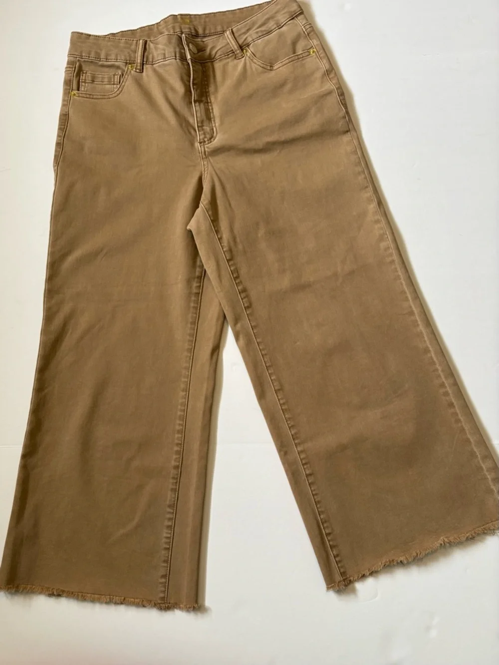 Melanie Lyne Wide Leg, Cropped Jeans, Tan/Mocha with Raw Hem, Sz. 10. Like new! - Picture 2 of 10